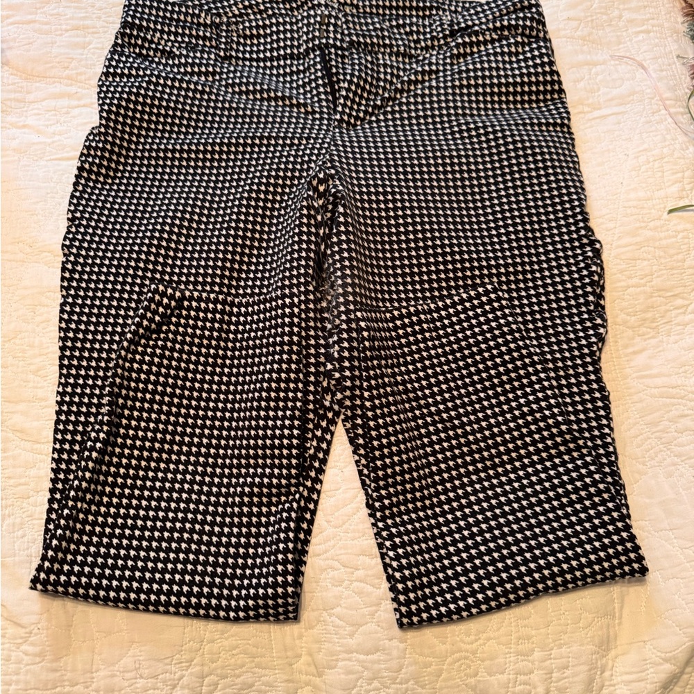 Old Navy Black and White Houndstooth Pixie Pants
